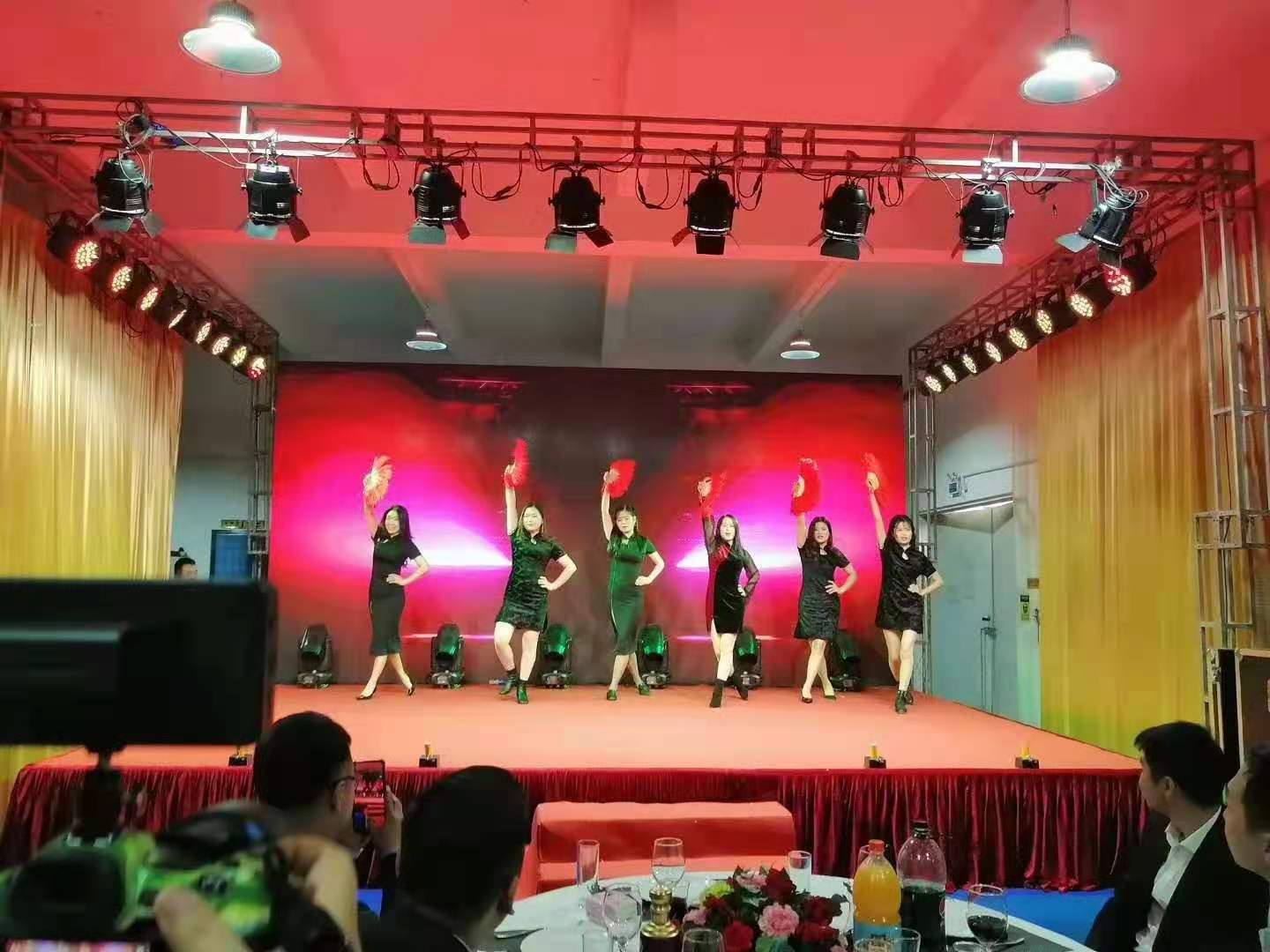 開(kāi)場(chǎng)舞