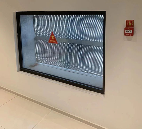 建筑防火通用規(guī)范：消防救援門、窗不應使用鏡面反光材料